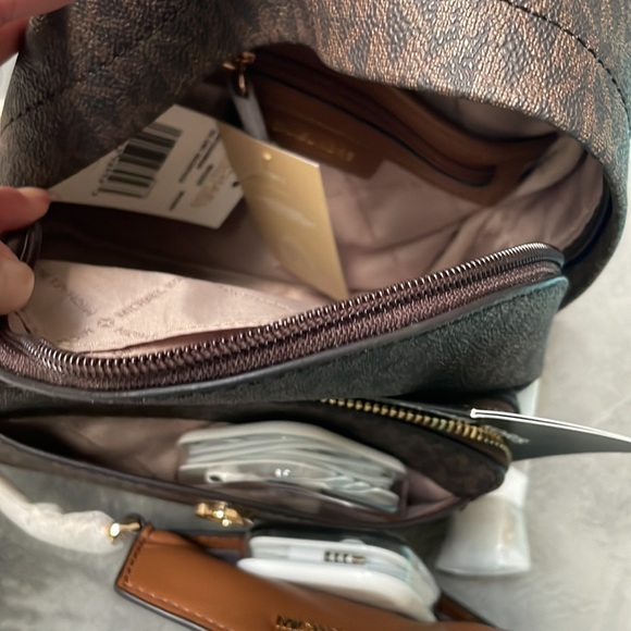 Micheals Kors backpack - Picture 4 of 6